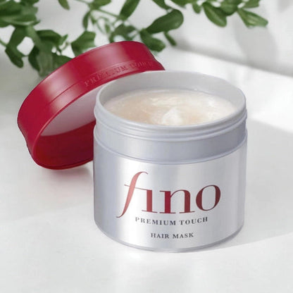 Masque capillaire FINO Premium Touch Hair Mask, pot ouvert avec son couvercle rouge