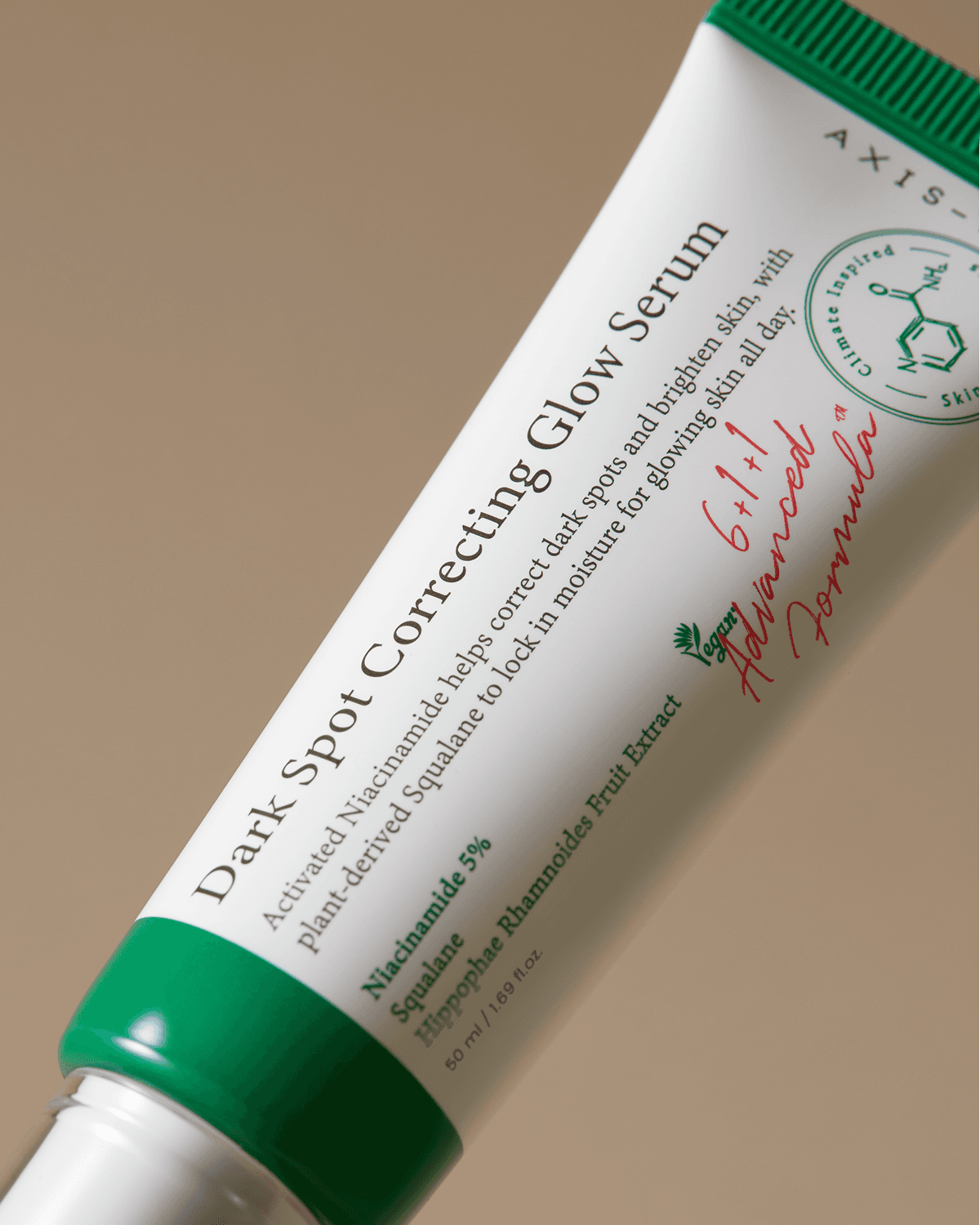 Sérum AXIS-Y Dark Spot Correcting Glow Serum, mise en scène